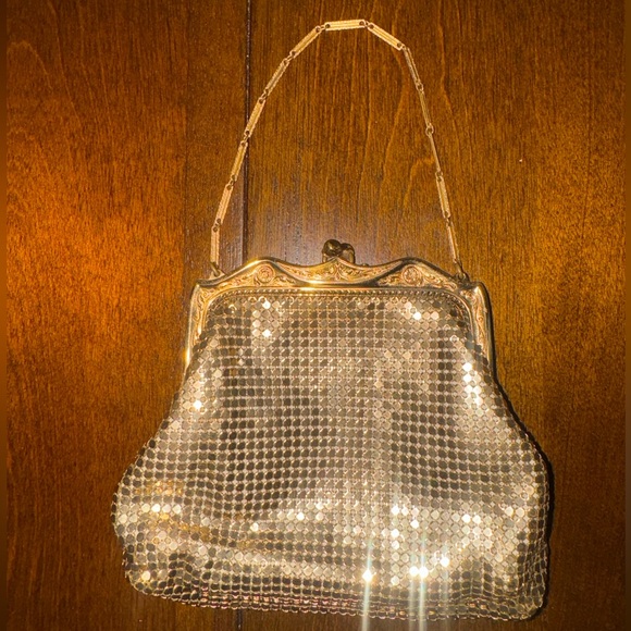 Elegant Vintage Gold Mesh Evening Bag